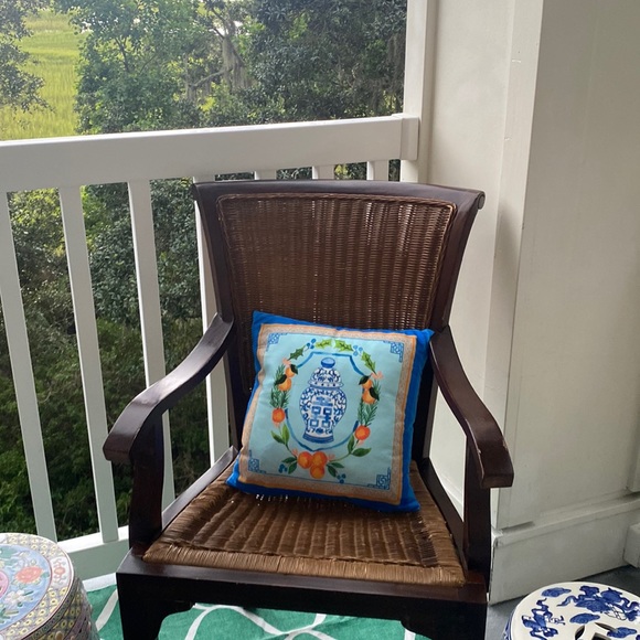 Pillow Cover - Navy Blue & Gold Ginger Jar - Grandmillennial Decor NWT - Picture 3 of 5